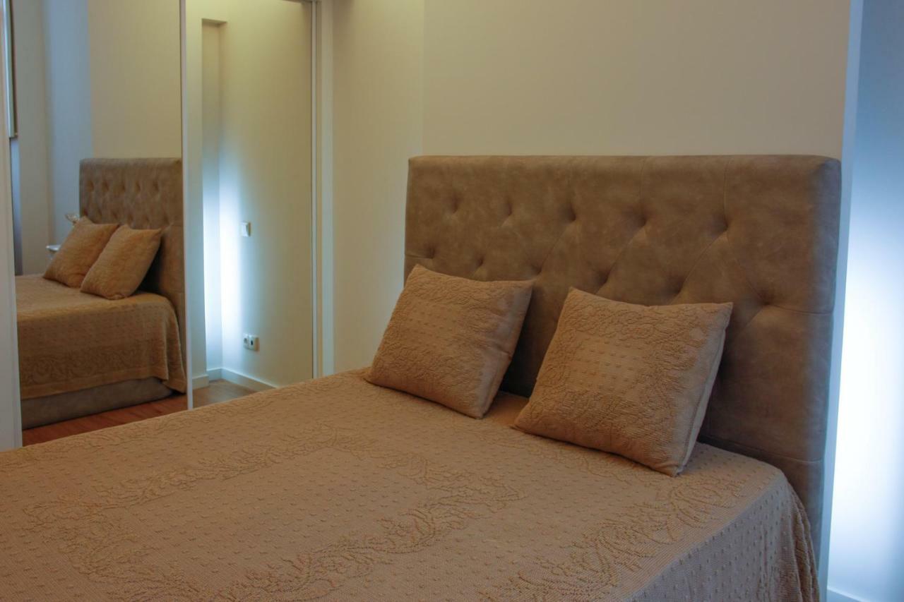 Lux Downtown Apartment Porto Bagian luar foto